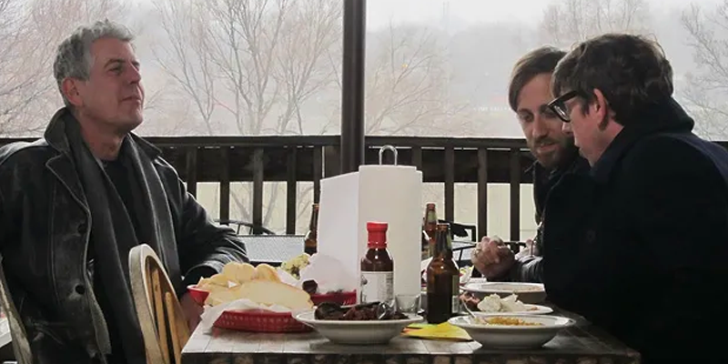 Black Keys eat Woodyard Bar-B-Que with Anthony Bourdain